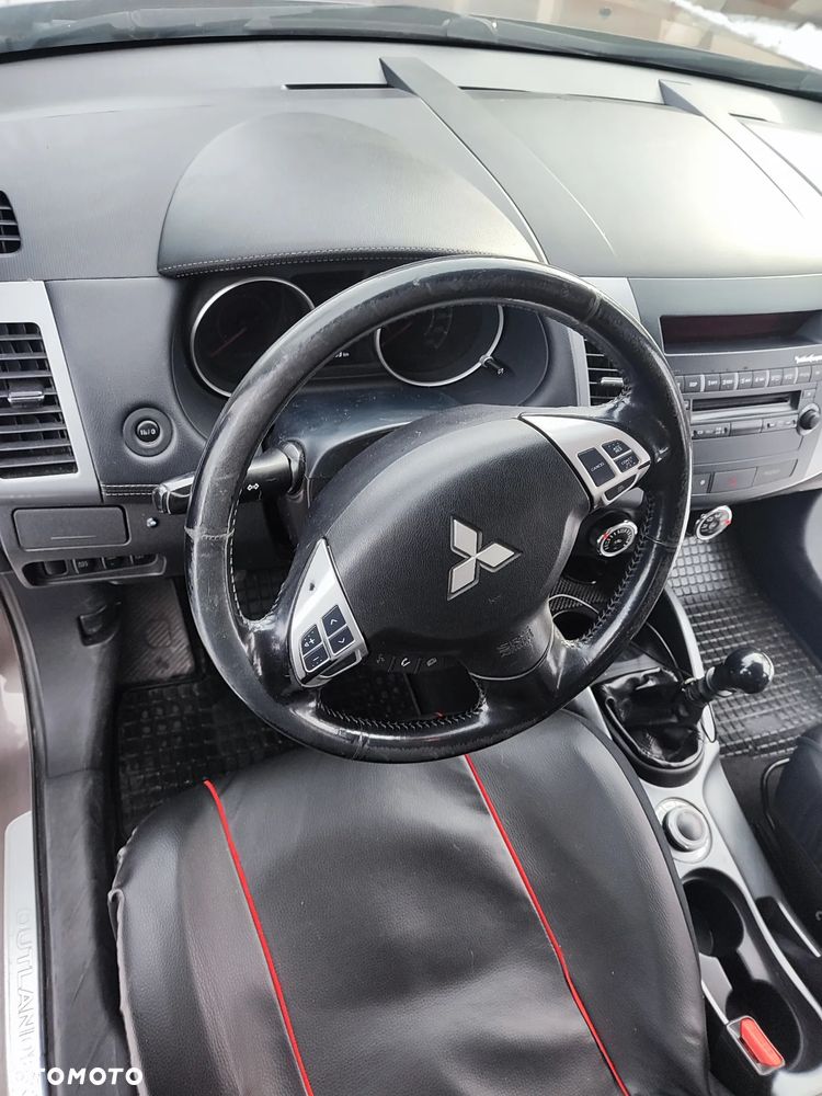 Mitsubishi Outlander 2.0 DID Instyle - 2