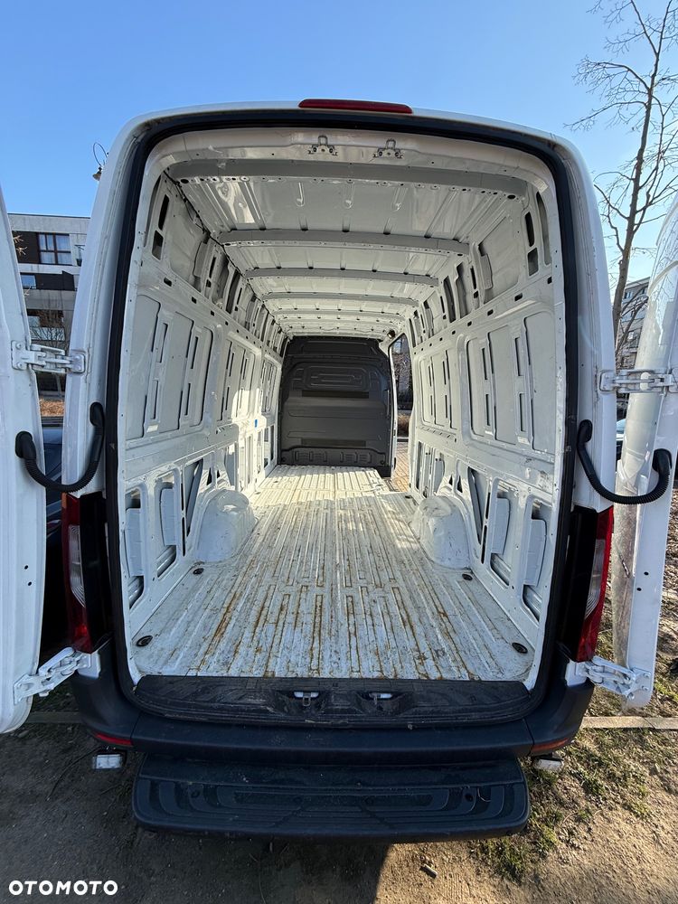 Mercedes-Benz Sprinter - 10