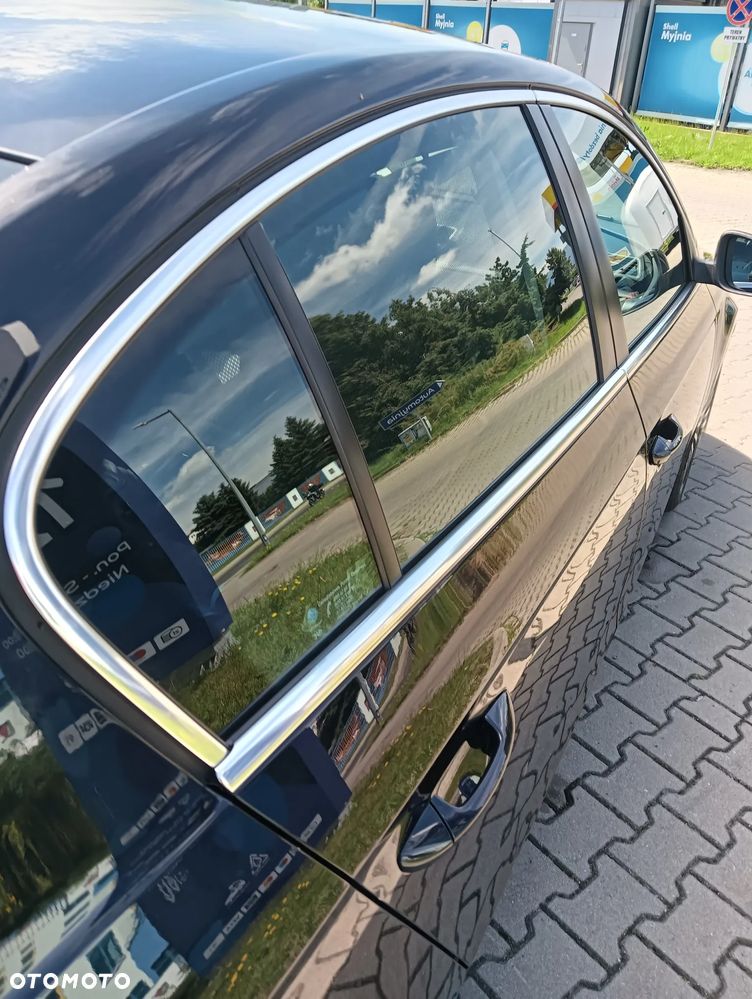 Volkswagen Passat 2.0 TDI Comfortline - 17