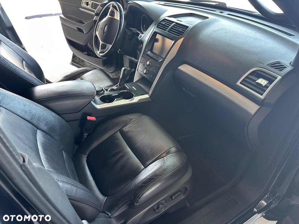Ford Explorer - 11