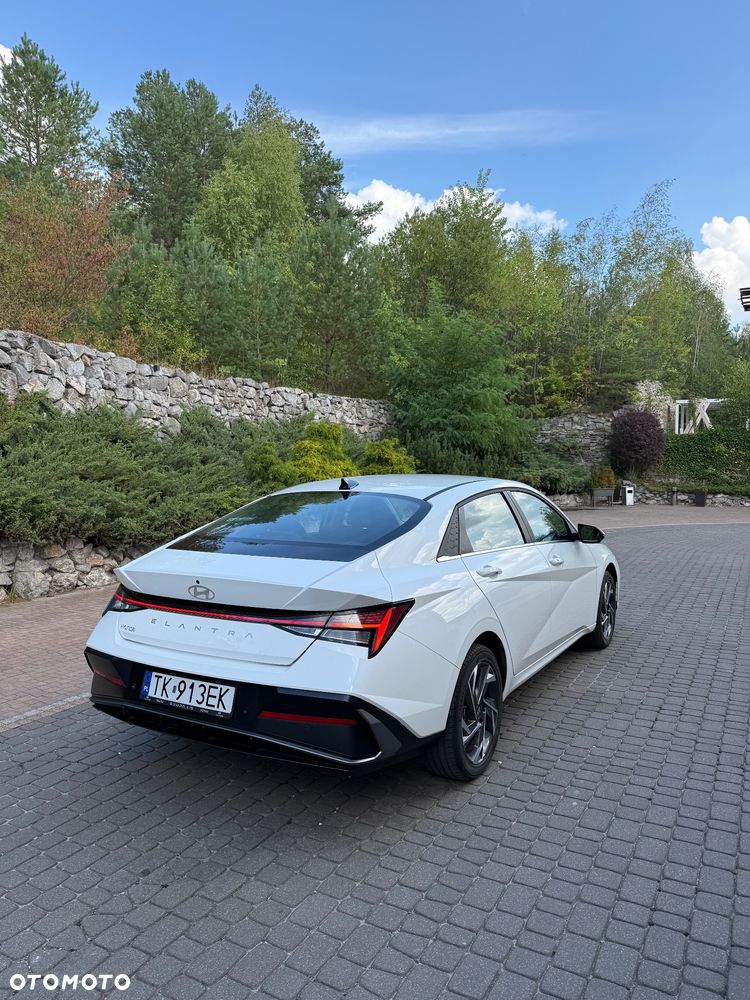 Hyundai Elantra 1.6 Smart - 19