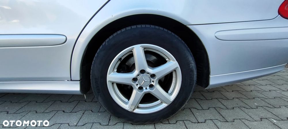 Mercedes-Benz Klasa E 200 Kompressor Automatik Classic - 14