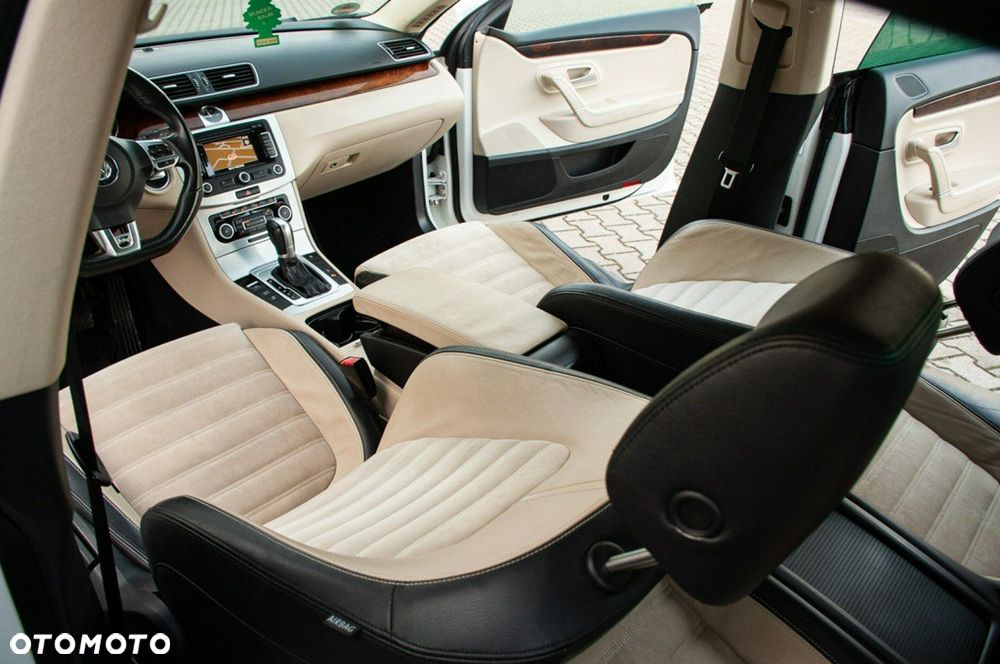 Volkswagen Passat CC - 32