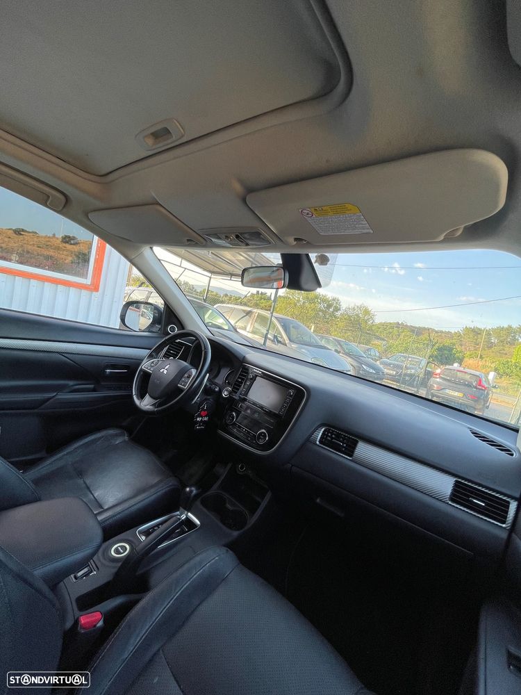 Mitsubishi Outlander 2.2 DI-D Instyle Navi AT 4WD - 10
