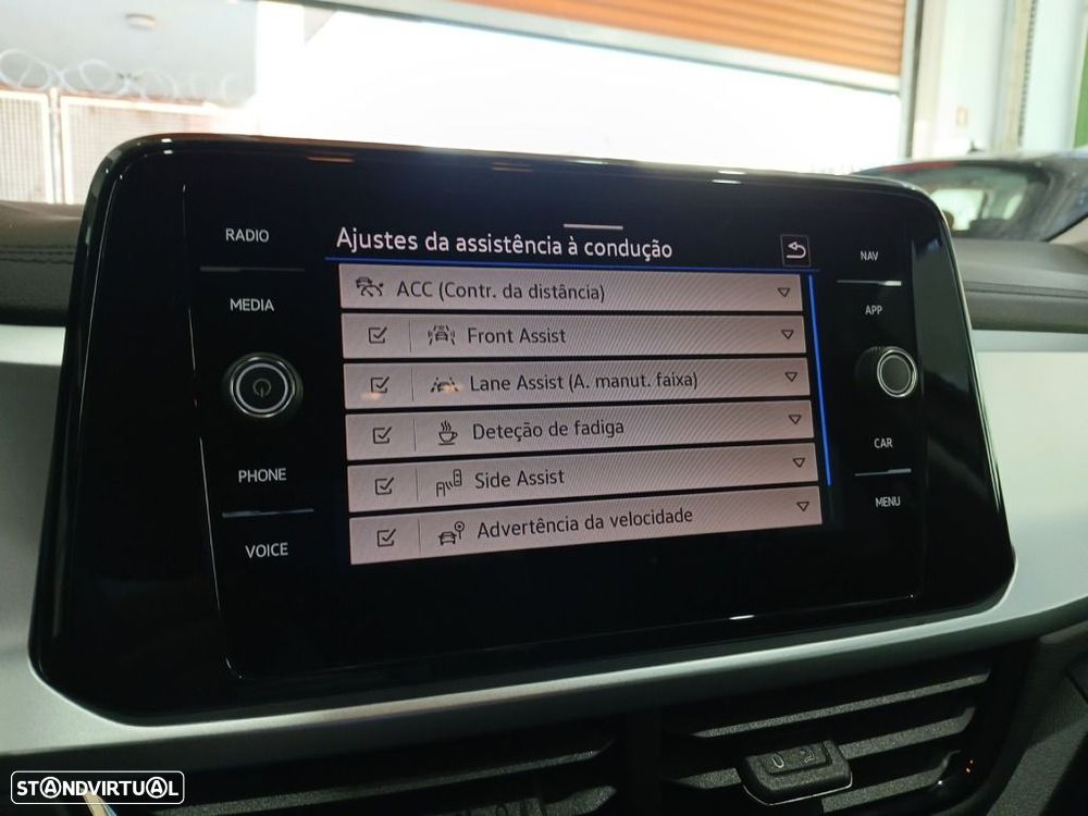 VW T-Roc 1.5 TSI Life DSG - 18