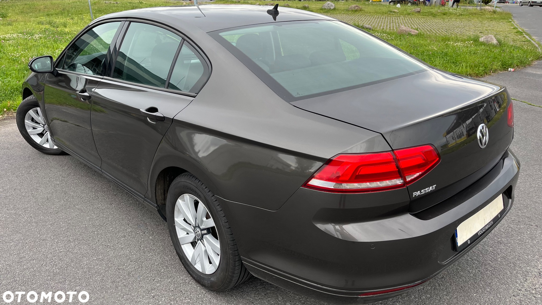 Volkswagen Passat 2.0 TDI SCR Comfortline - 6