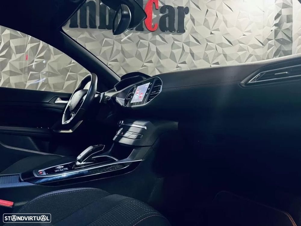 Peugeot 308 1.5 BlueHDi GT EAT8 - 28