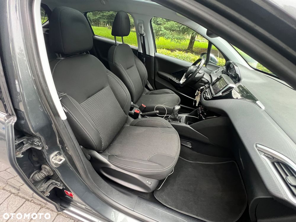 Peugeot 208 1.6 BlueHDi Allure S&S - 8