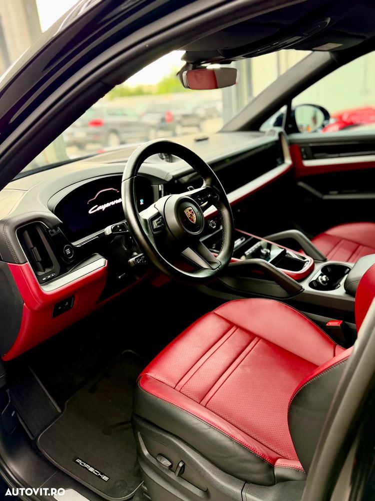 PORSCHE Cayenne Coupe 2023 — imagine 7