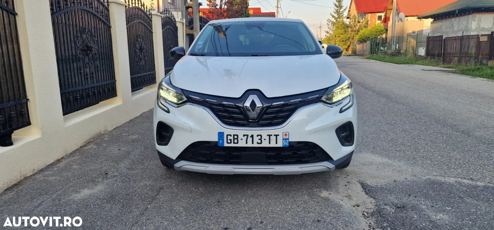 Renault Captur E-Tech Plug-In-Hybrid Intens - 8