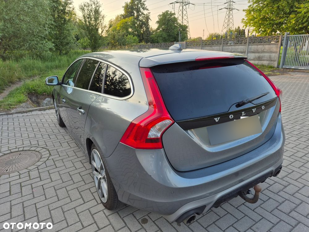 Volvo V60 D4 Drive-E R-Design Momentum - 2