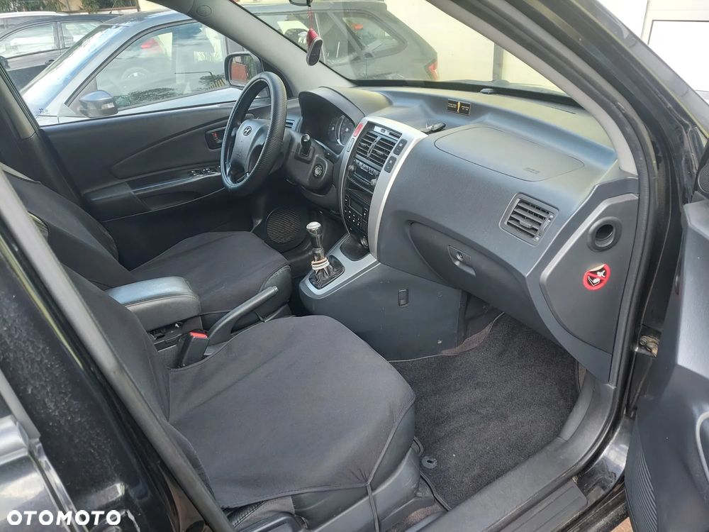 Hyundai Tucson 2.0 Comfort 2WD - 23