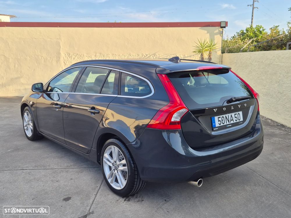 Volvo V60 1.6 D2 Momentum Eco - 4