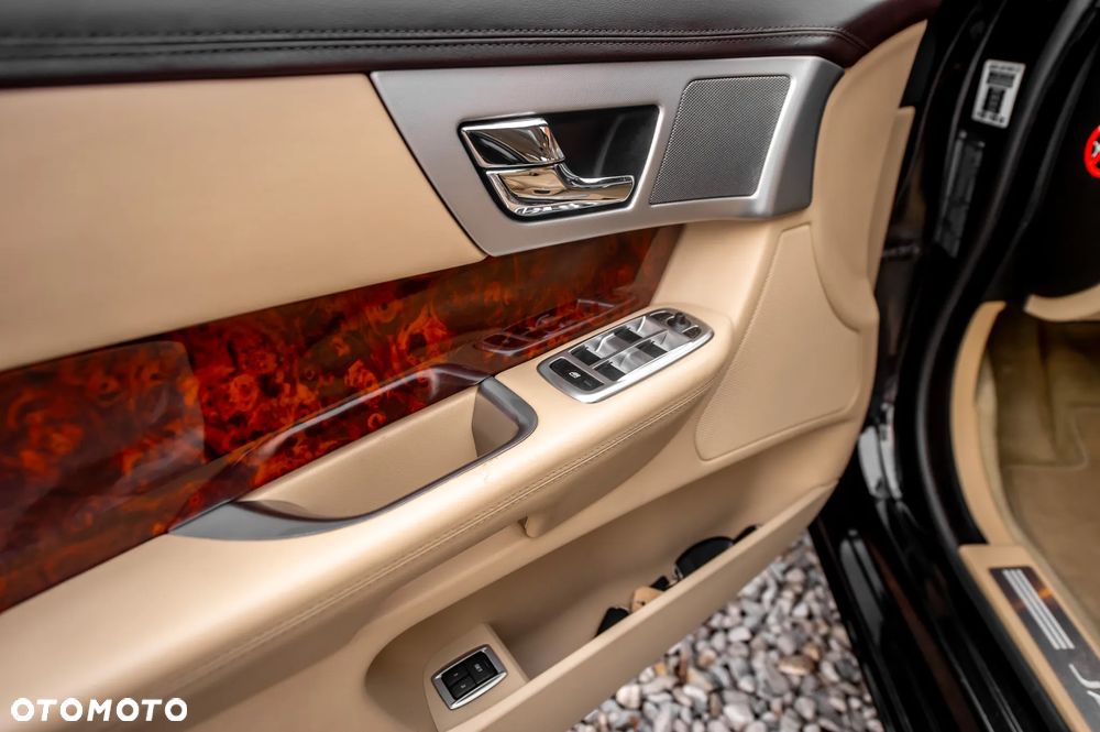 Jaguar XF 3.0 V6 S - 26