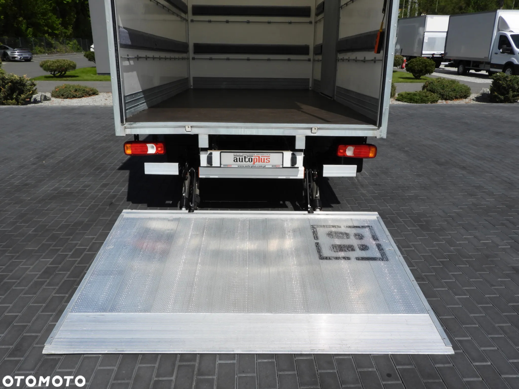 Iveco DAILY 35C16 KONTENER WINDA 8 PALET TEMPOMAT AUTOMAT HI-MATIC BLIŹNIACZE KOŁA KLIMATYZACJA 160KM [ 708305 ] - 21