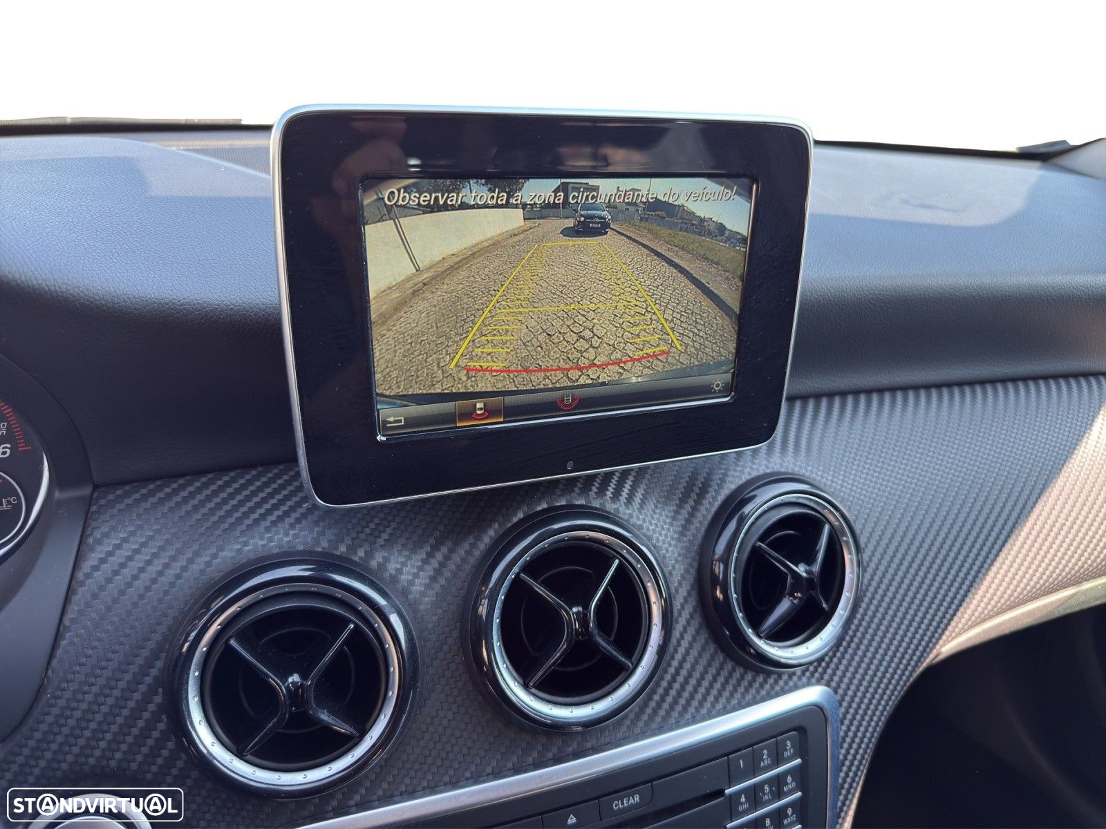 Mercedes-Benz GLA 180 d - 13