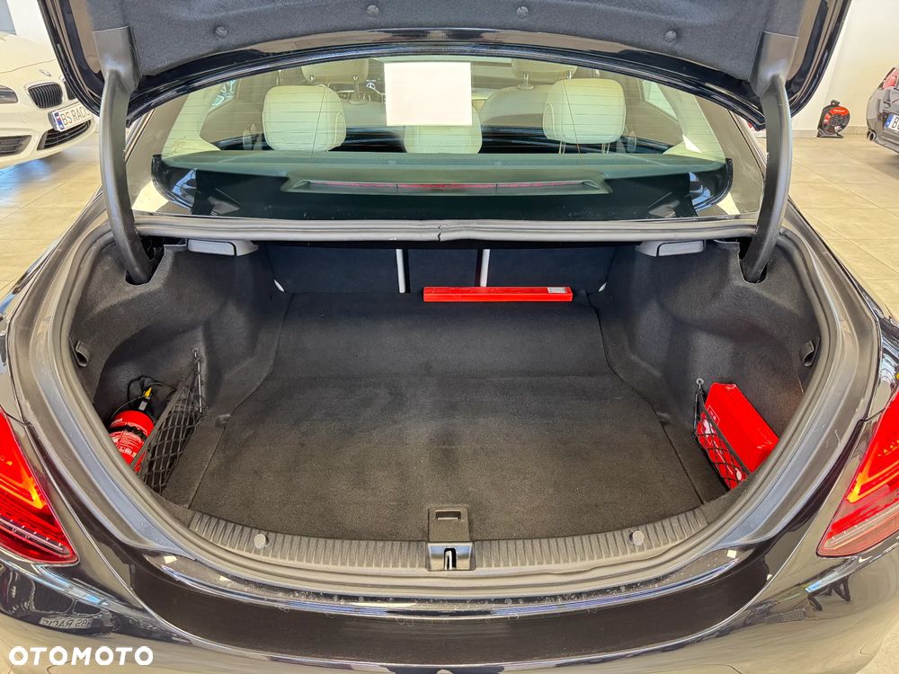 Mercedes-Benz Klasa C 400 4-Matic 7G-TRONIC - 26
