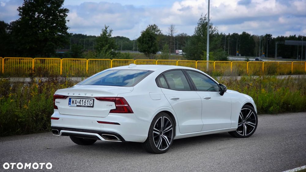 Volvo S60 T5 R-Design - 9