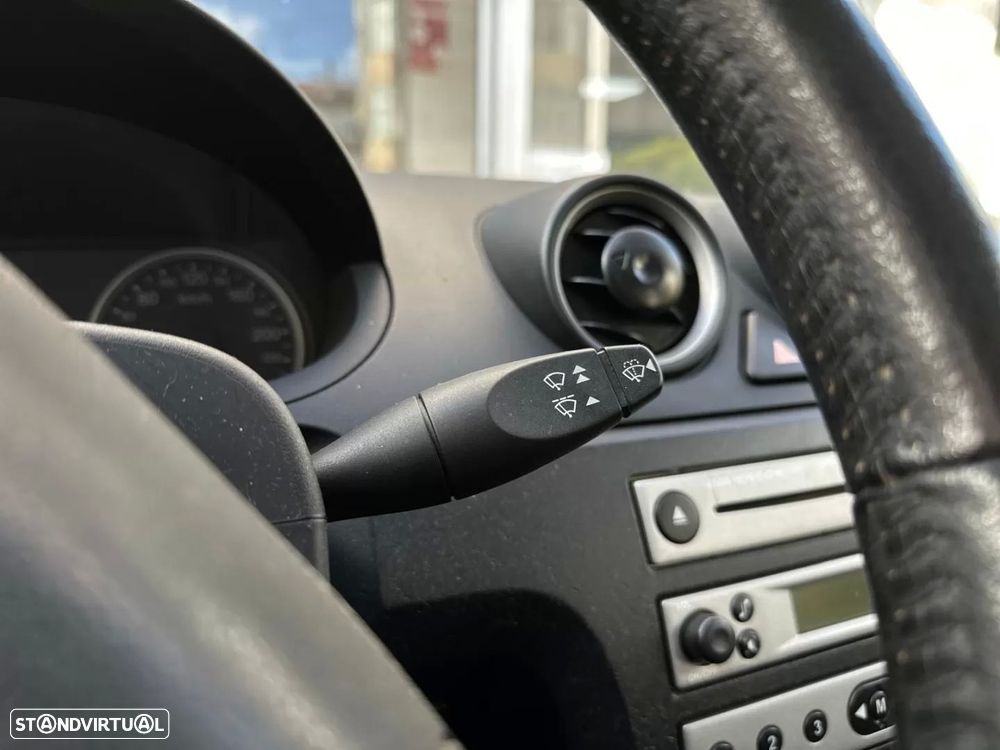 Ford Fiesta 1.25 Ghia - 20