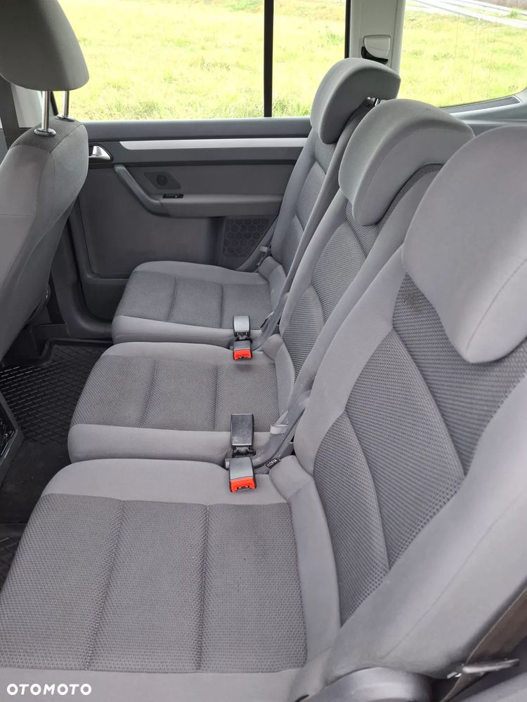 Volkswagen Touran 1.6 TDI DPF Comfortline - 4