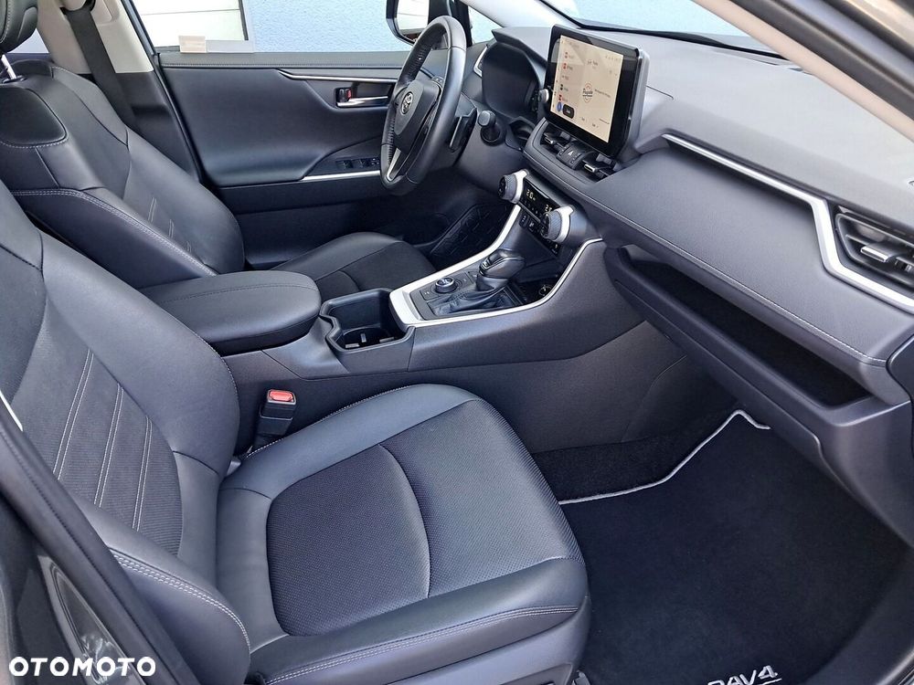 Toyota RAV4 - 11
