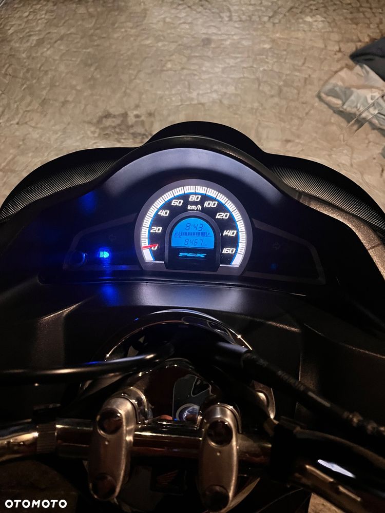 Honda PCX - 10