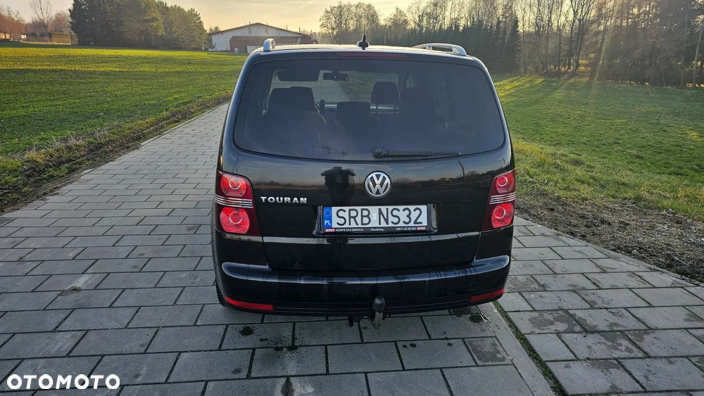 Volkswagen Touran 2.0 TDI DSG R-Line Edition - 9