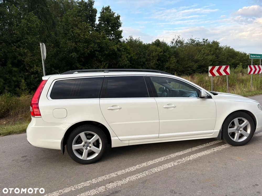 Volvo V70 D5 Geartronic Kinetic - 4