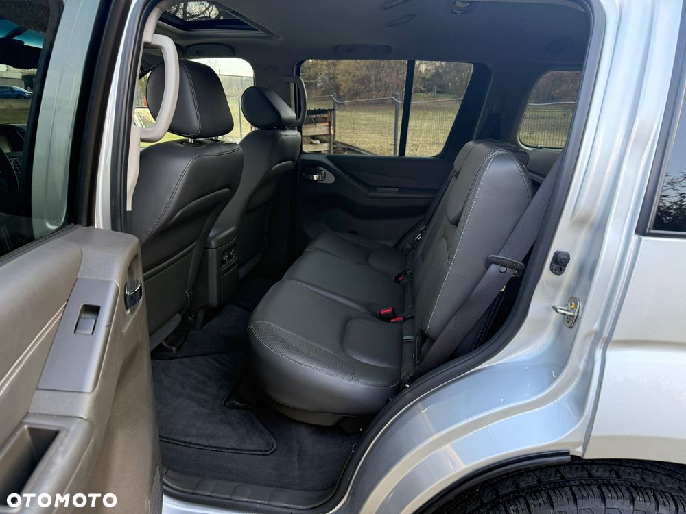 Nissan Pathfinder - 19