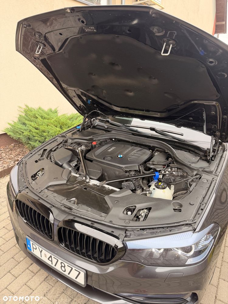 BMW Seria 5 520d Sport Line - 13