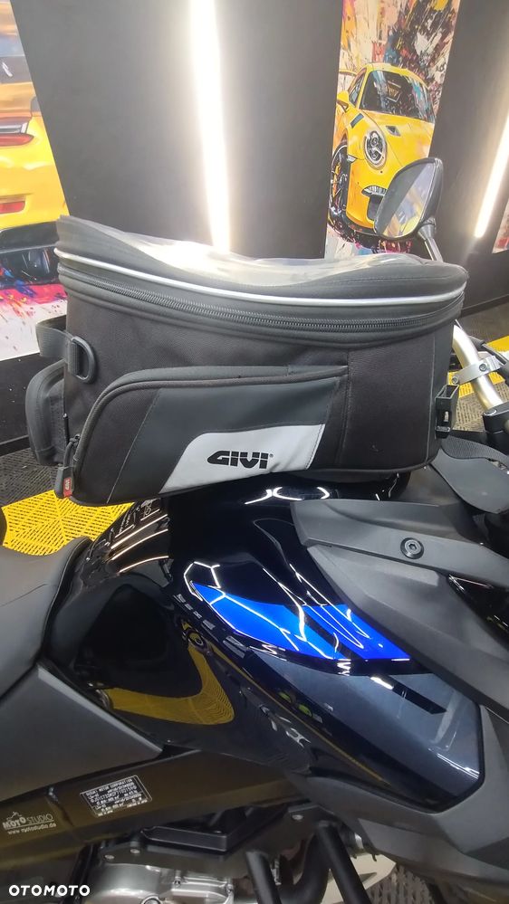 Suzuki V-STROM - 10