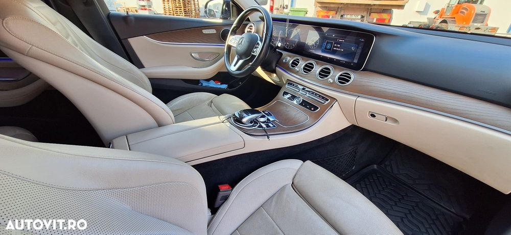 Mercedes-Benz E - 12