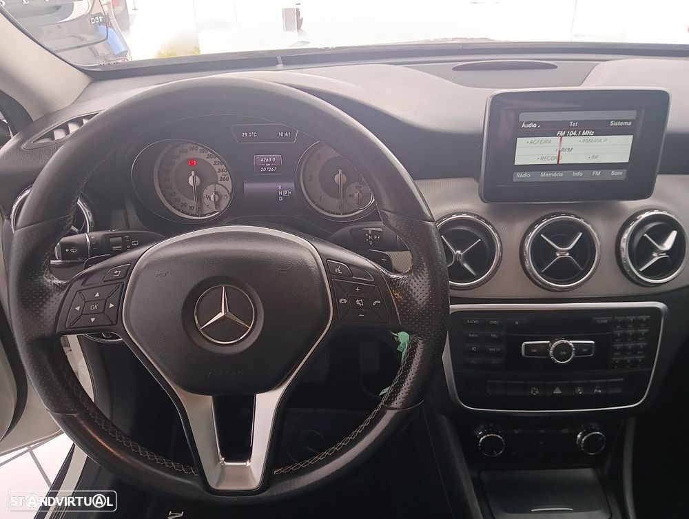 Mercedes-Benz GLA 200 CDI Urban Aut. - 12
