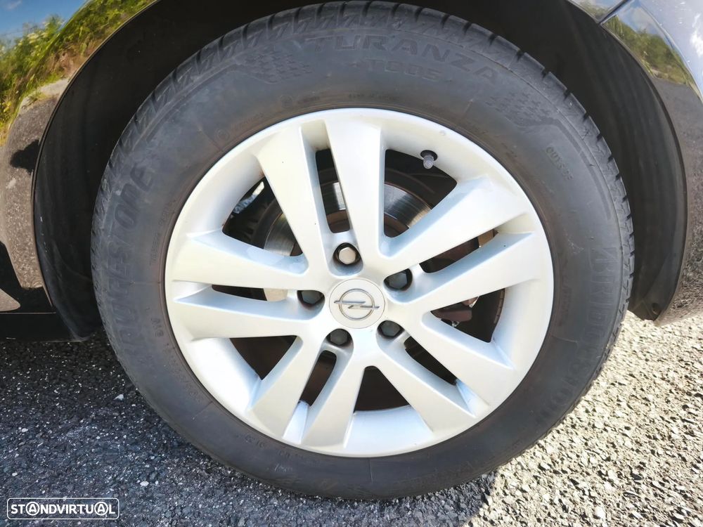 Opel Astra GTC 1.3 CDTI - 38