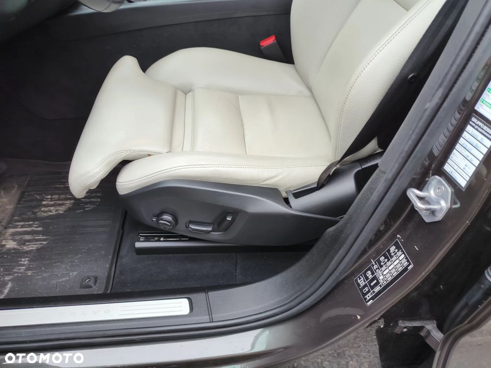 Volvo XC 60 D4 Geartronic Inscription - 12