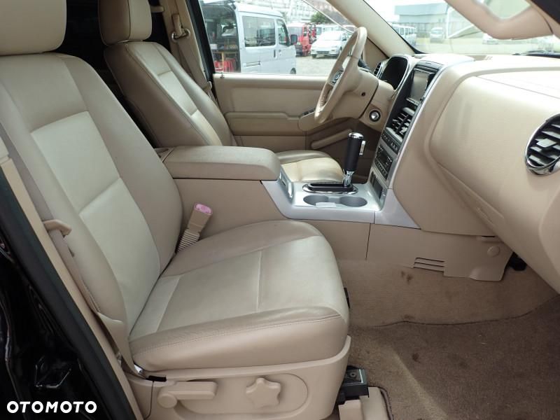 Ford Explorer 4.6 4WD - 8