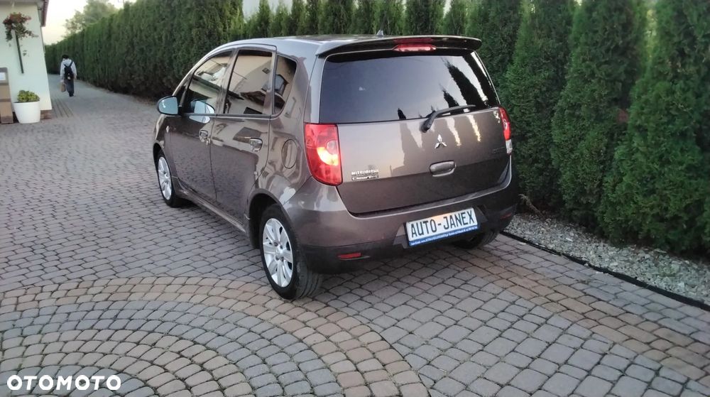 Mitsubishi Colt - 12