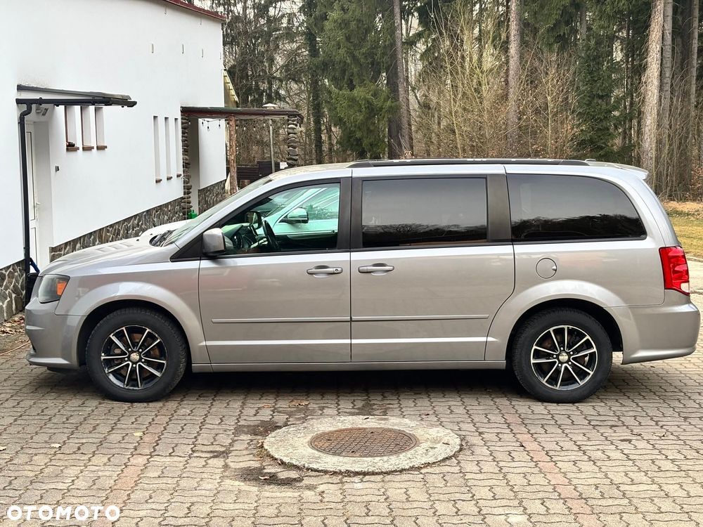 Dodge Grand Caravan - 4