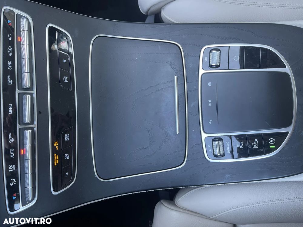 Mercedes-Benz E 200 9G-TRONIC - 12