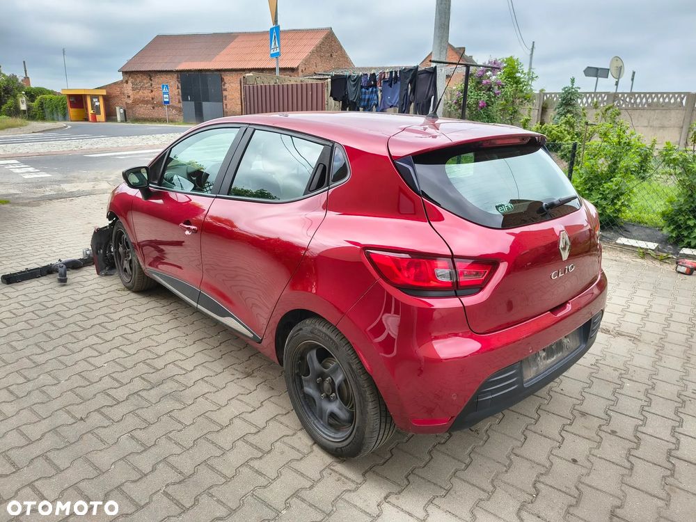 Renault Clio - 10