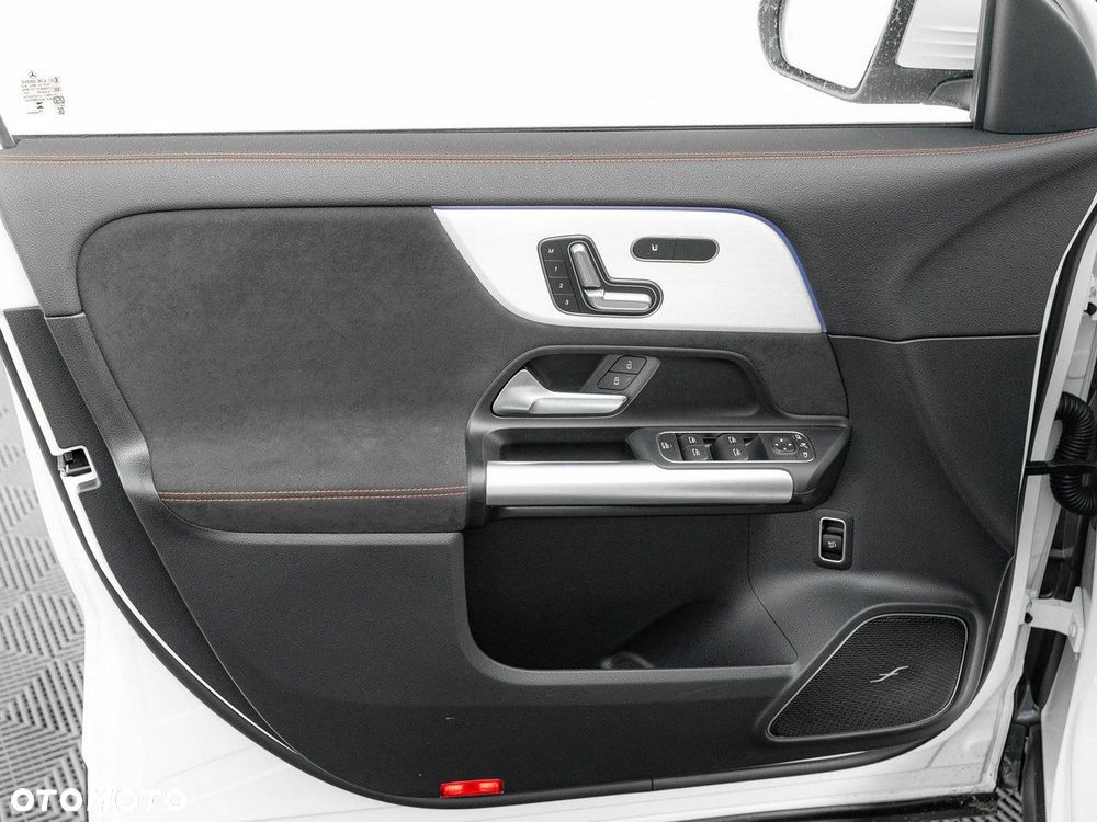 Mercedes-Benz EQA 250 66.5kWh AMG Line - 13