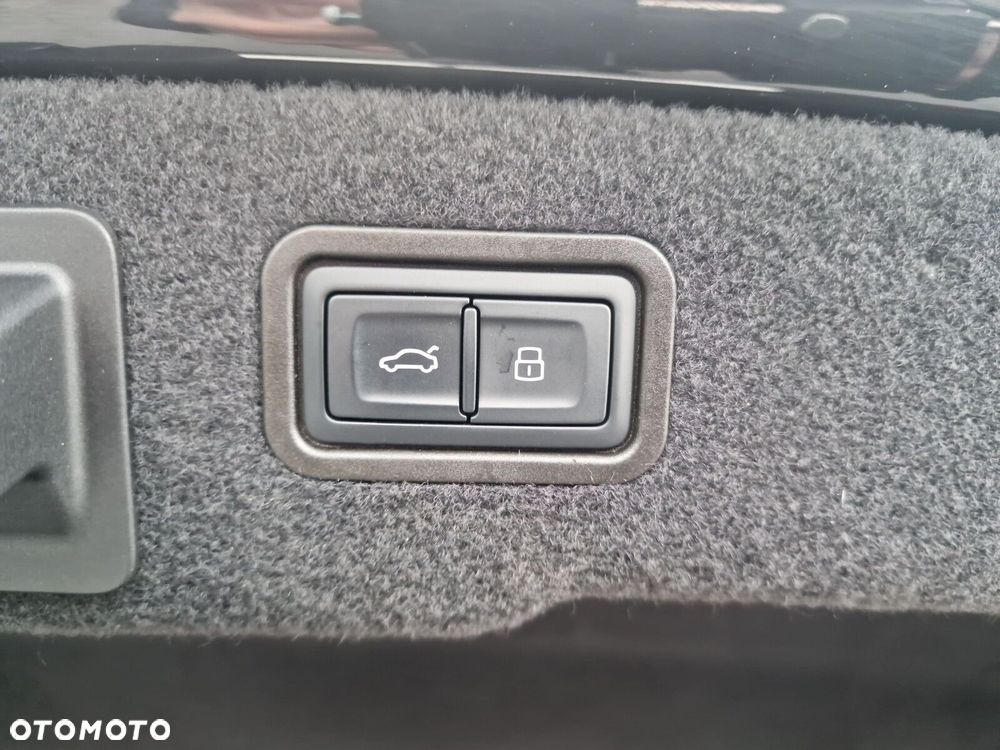 Audi A8 - 32