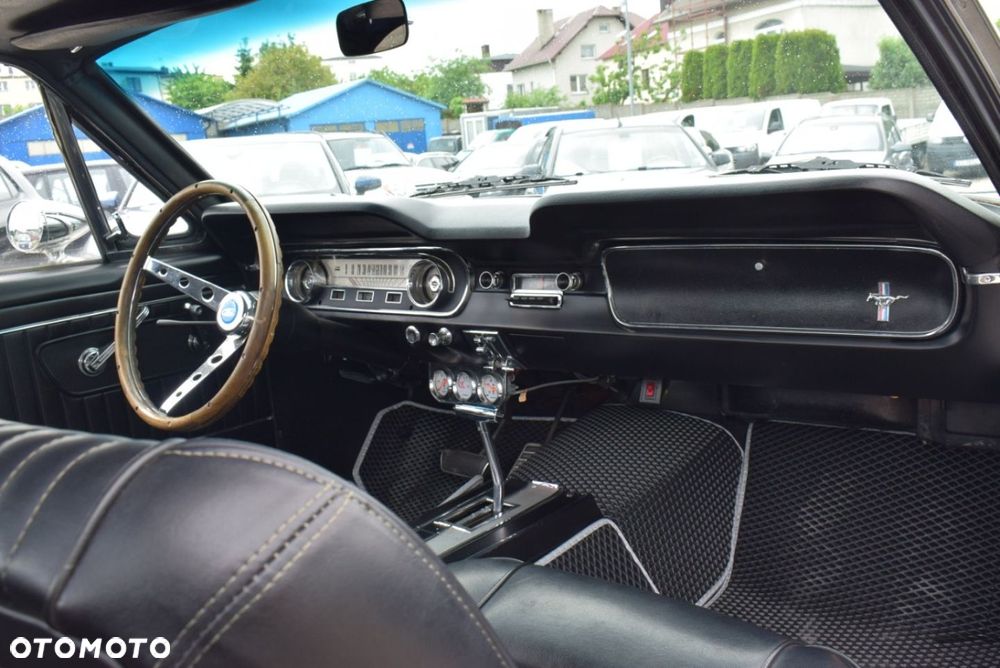 Ford Mustang - 22