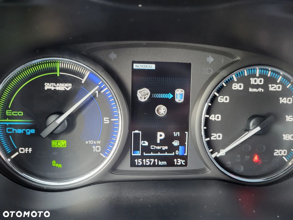 Mitsubishi Outlander 2.4 4WD Diamant+ - 29