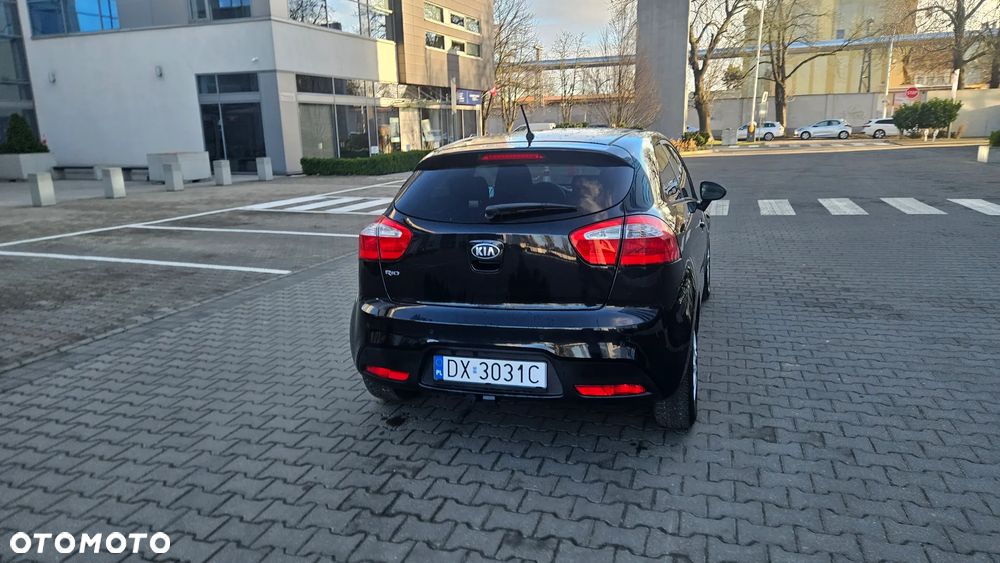 Kia Rio 1.4 Fifa World Cup Edition - 9
