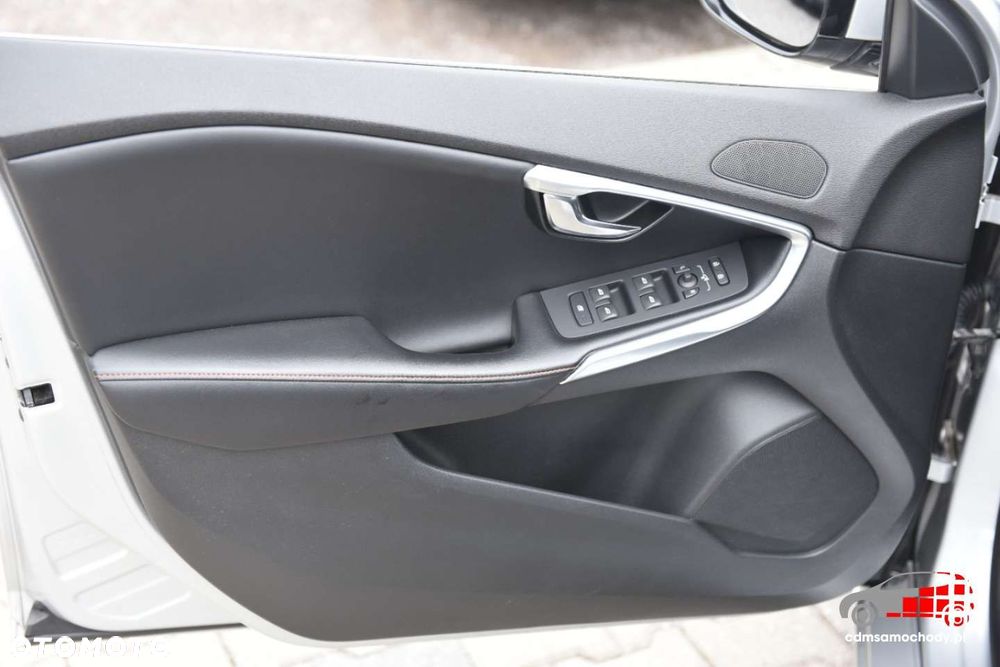 Volvo V40 - 16