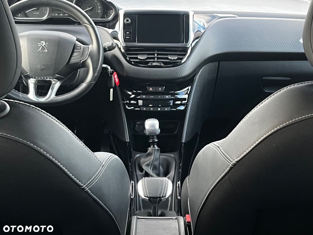 Peugeot 2008 1.2 Pure Tech GPF Allure S&S - 20