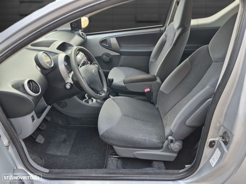Peugeot 107 1.0 Urban - 10
