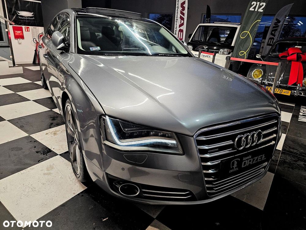 Audi A8 - 8