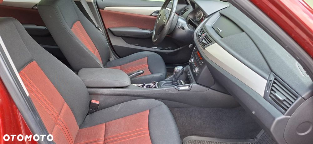 BMW X1 xDrive18d - 13